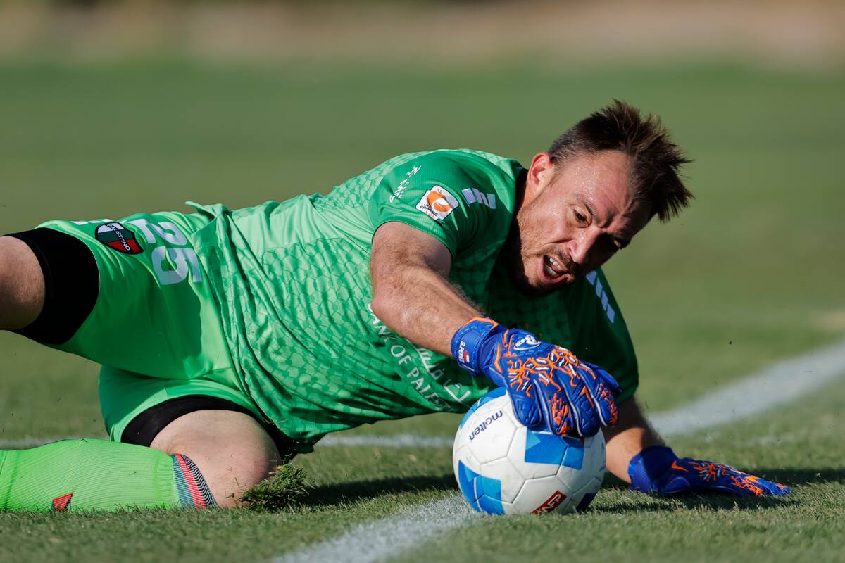 El guardameta vive su revancha en el fútbol chileno. /Photosport