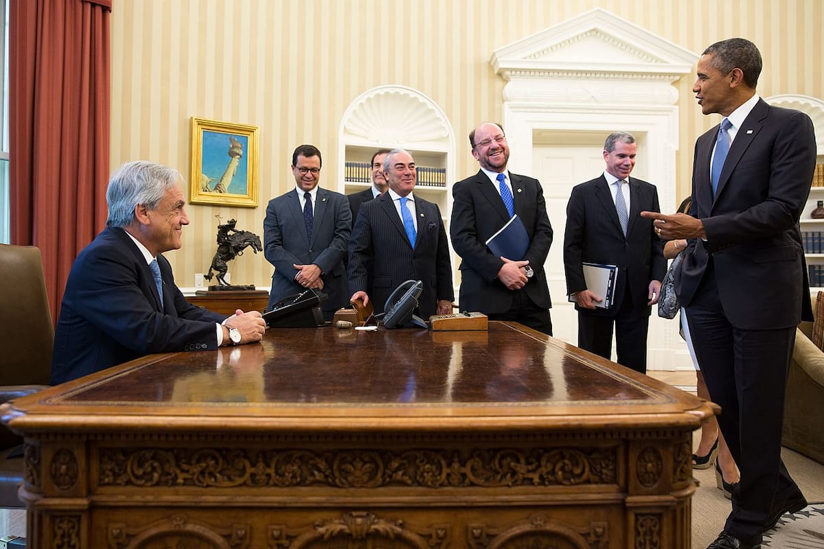 El expresidente en la oficina del expresidente Obama.