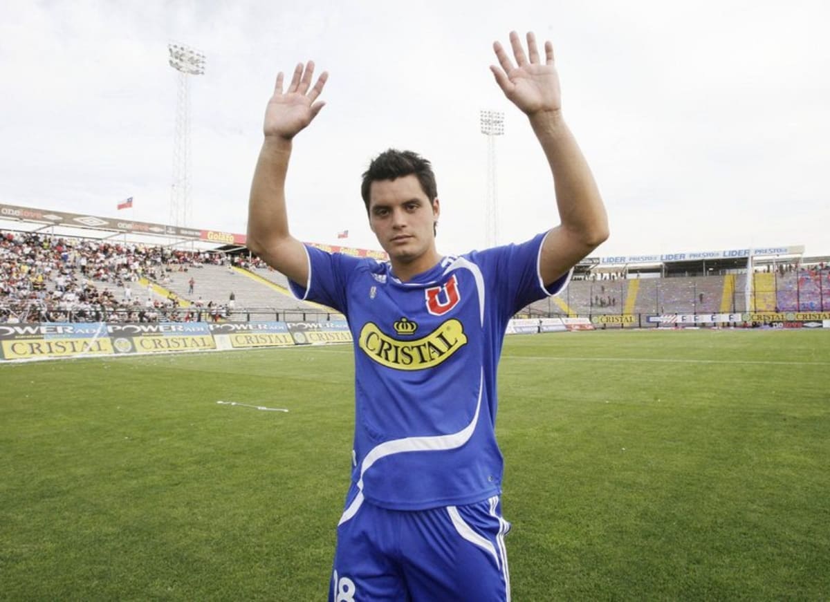 Sebastián Pinto defendiendo a la U.