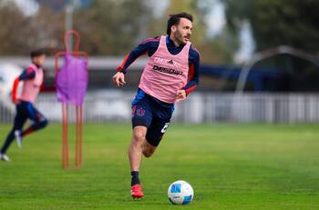 Ha jugado apenas 3 partidos en la U y puede tener su gran oportunidad en la Supercopa