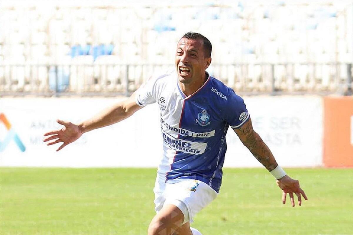 El "Conejo" anotó un gol clave para Deportes Antofagasta en el clásico ante Cobreloa.
Créditos: Deportes Antofagasta