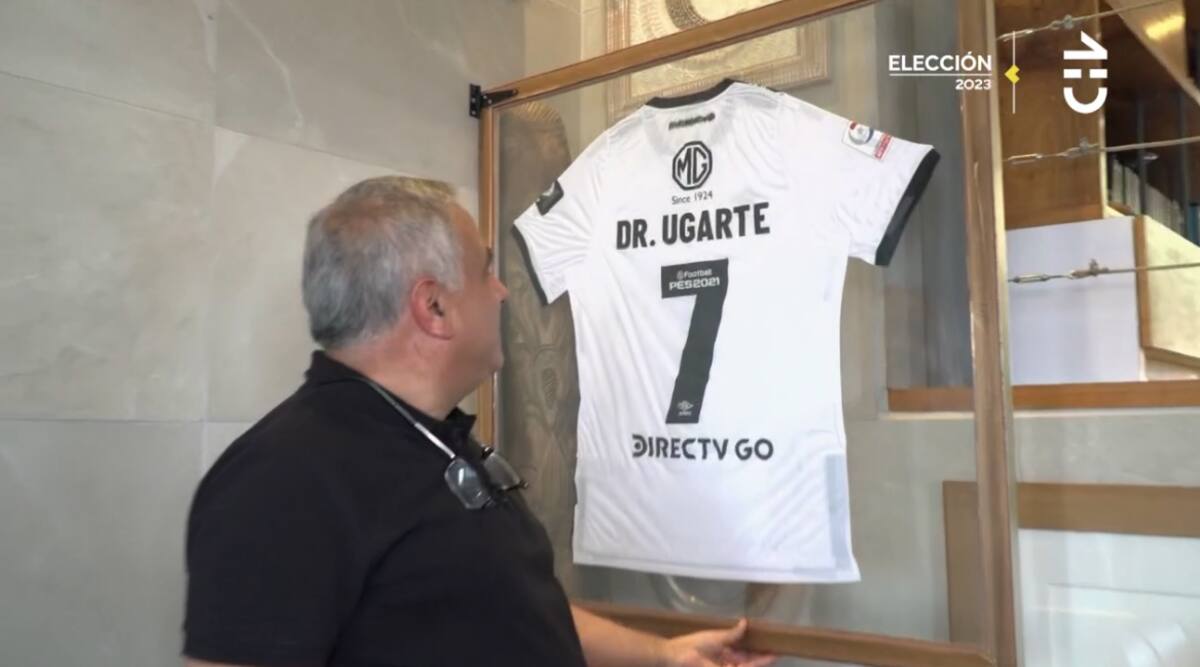 La camiseta autografiada por atrás / CHV