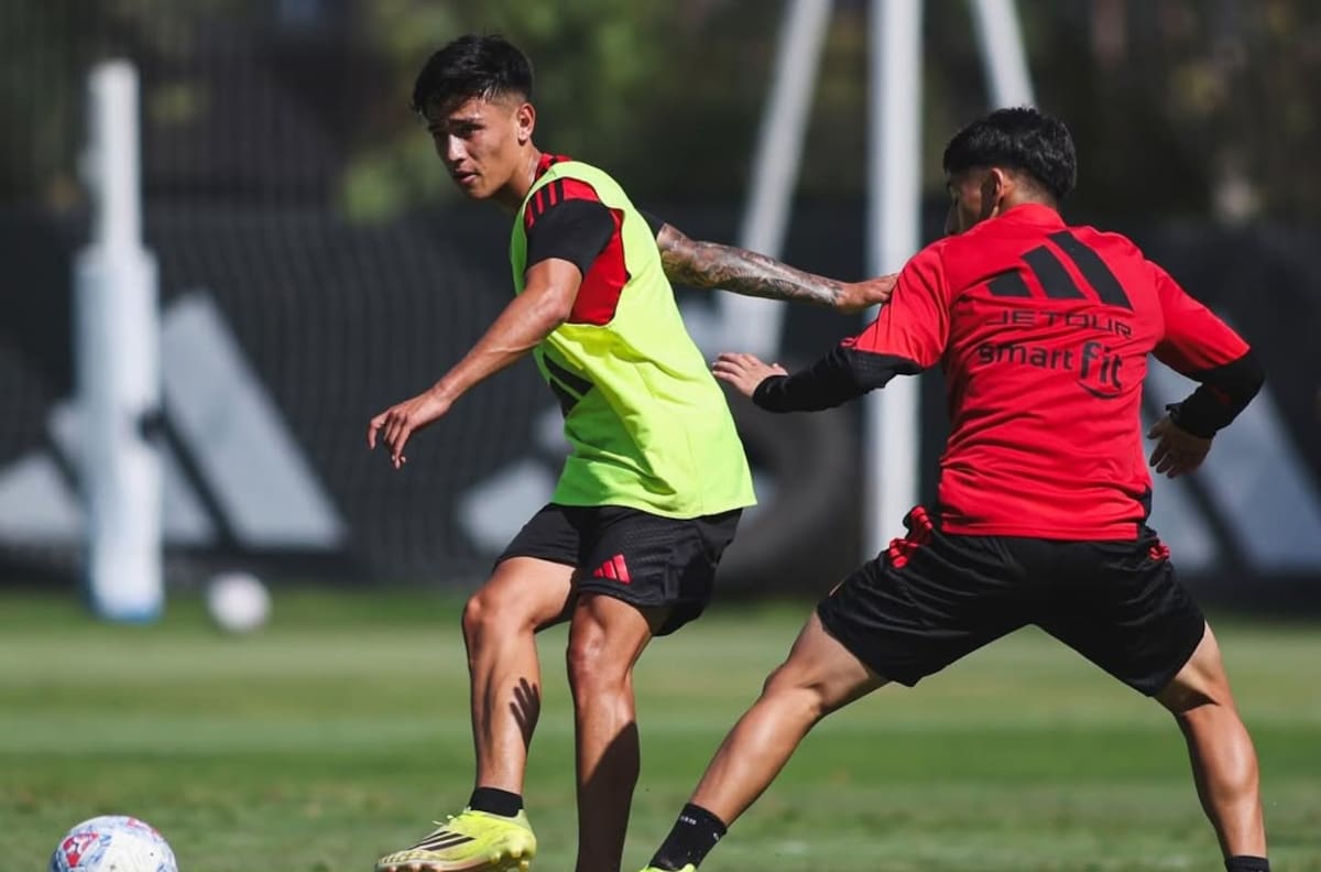 Sigue el “método Ortiz”: el nuevo juvenil que busca hacerse un puesto en el mediocampo de Colo Colo