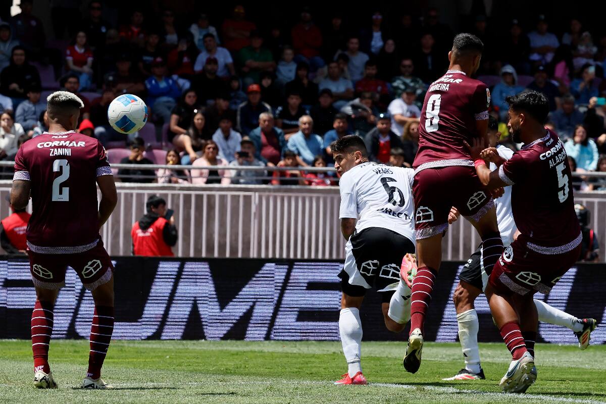 El defensa anotó su segundo gol en Colo Colo que sale de un tiro de esquina. (Foto: Aton)