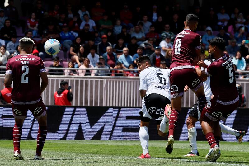 El defensa anotó su segundo gol en Colo Colo que sale de un tiro de esquina. (Foto: Aton)
