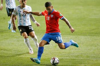 Jugador chileno tasado en 4,5 millones de dólares sufre con la llegada de Martín Demichelis a México