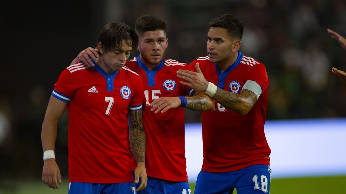 Los clubes mexicanos que quieren “robarle” un refuerzo a Colo Colo: Jorge Almirón lo pidió