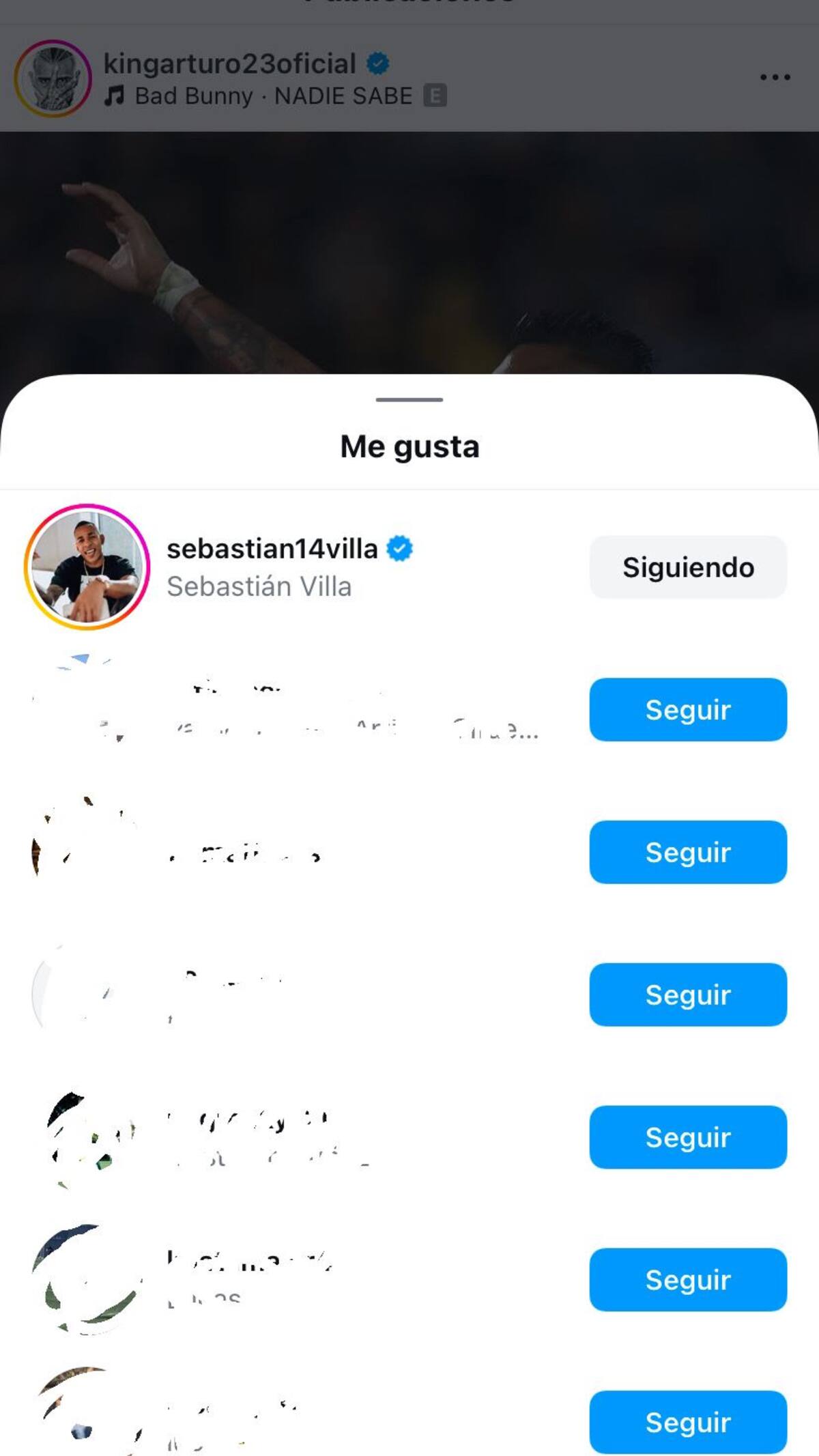 El colombiano le dio "me gusta" a la publicación de Arturo Vidal en Colo Colo.