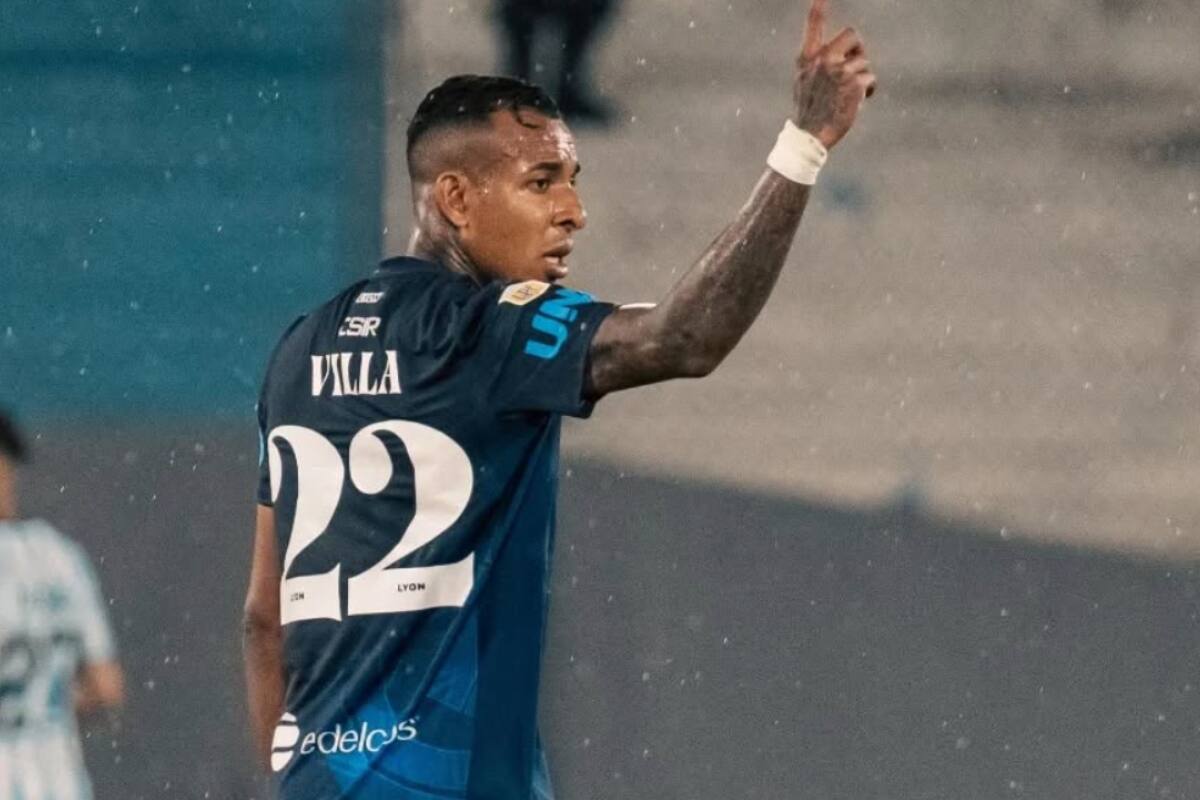 jugando por Independiente Rivadavia en Argentina.