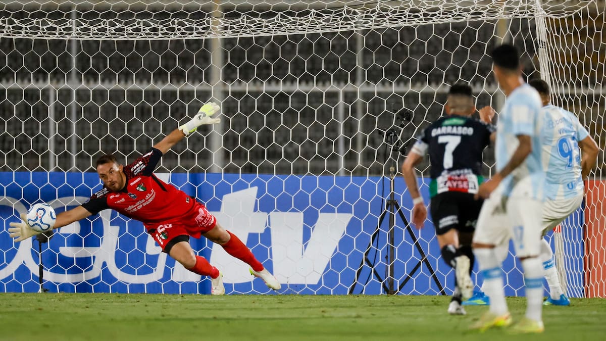 “Llamé al capitán, no me escuchó”: la trastienda del triple penal atajado por Zanahoria Pérez