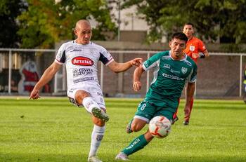 Con duelos electrizantes entre punteros: así se jugará la fecha 18 de Segunda División