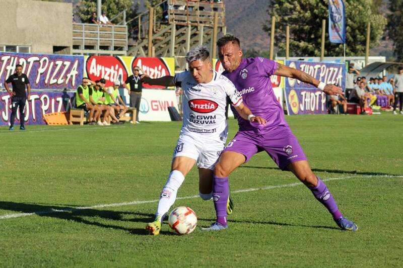 Deportes Melipilla venció a San Antonio Unido y es líder de la Segunda División. Foto: Campeonato Chileno.