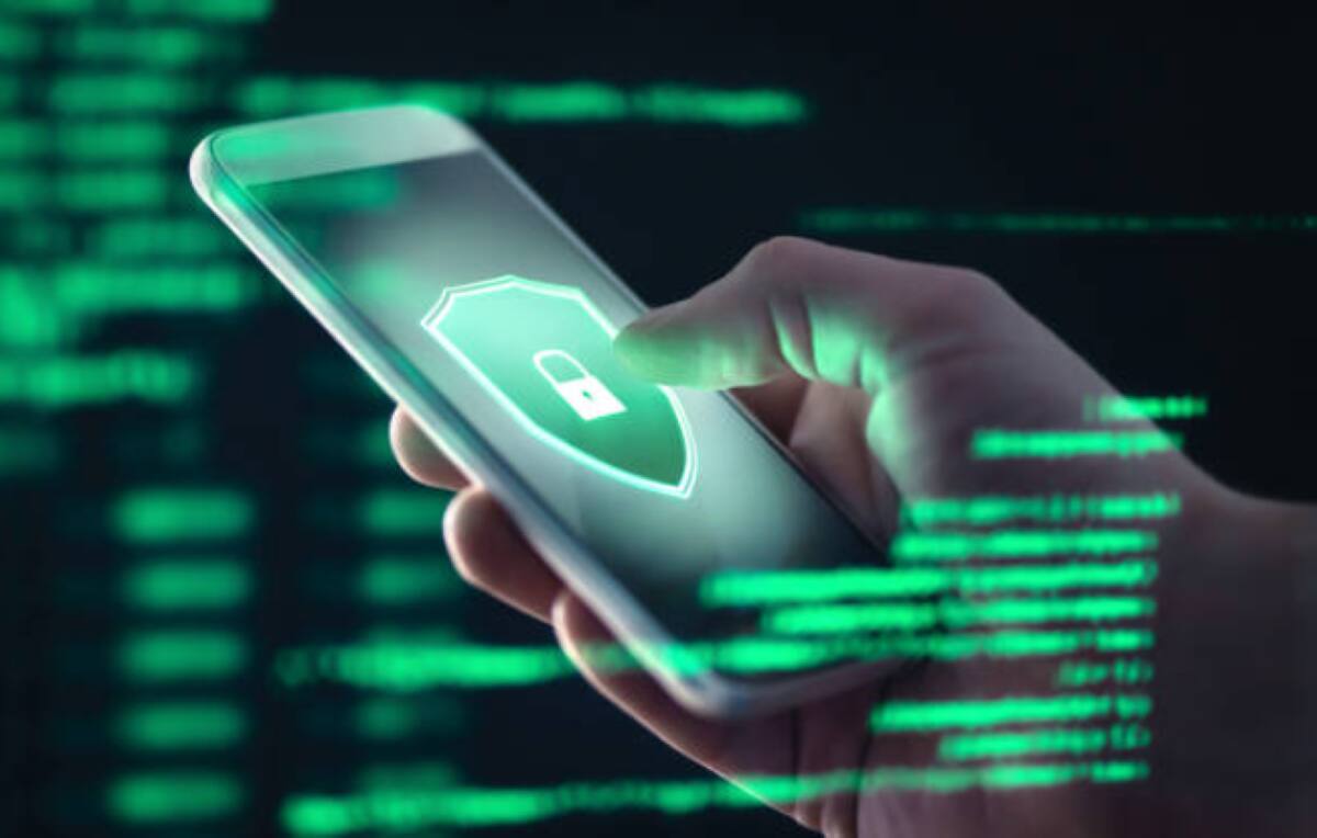 Conoce cómo proteger tu dispositivo móvil y datos personales. Foto: Pexels.