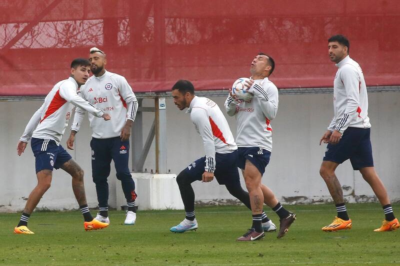 Los jugadores de La Roja en Juan Pinto Durán.