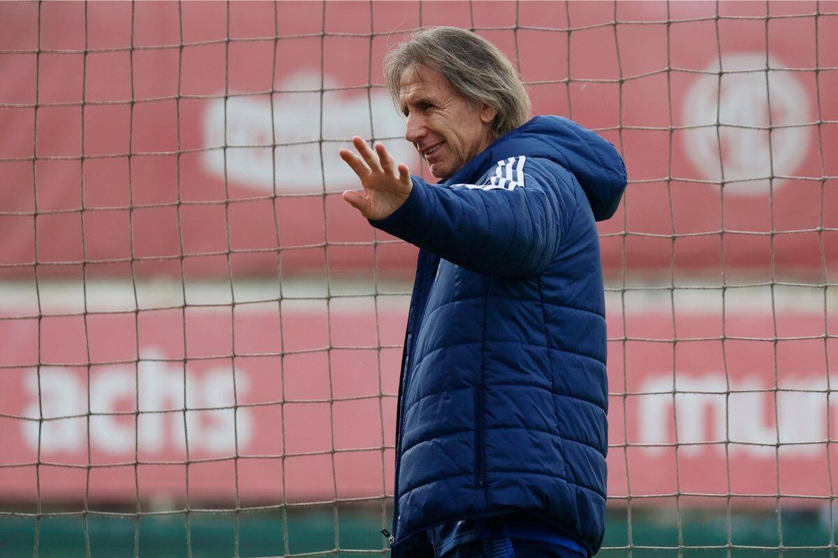 Ricardo Gareca definió a los 11 titulares para el choque de esta noche ante Brasil. Foto: Agencia Aton.