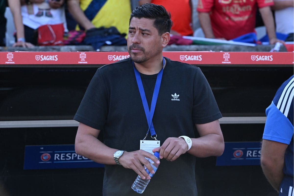 Nicolás Córdova, durante el partido ante Portugal. Foto: Agencia Aton.