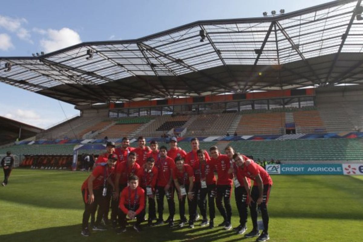 El equipo sub 21, con Bryan Carvallo incluido, que enfrentó a Francia en Laval, en septiembre de 2017. Foto: Comunicaciones/FFCh