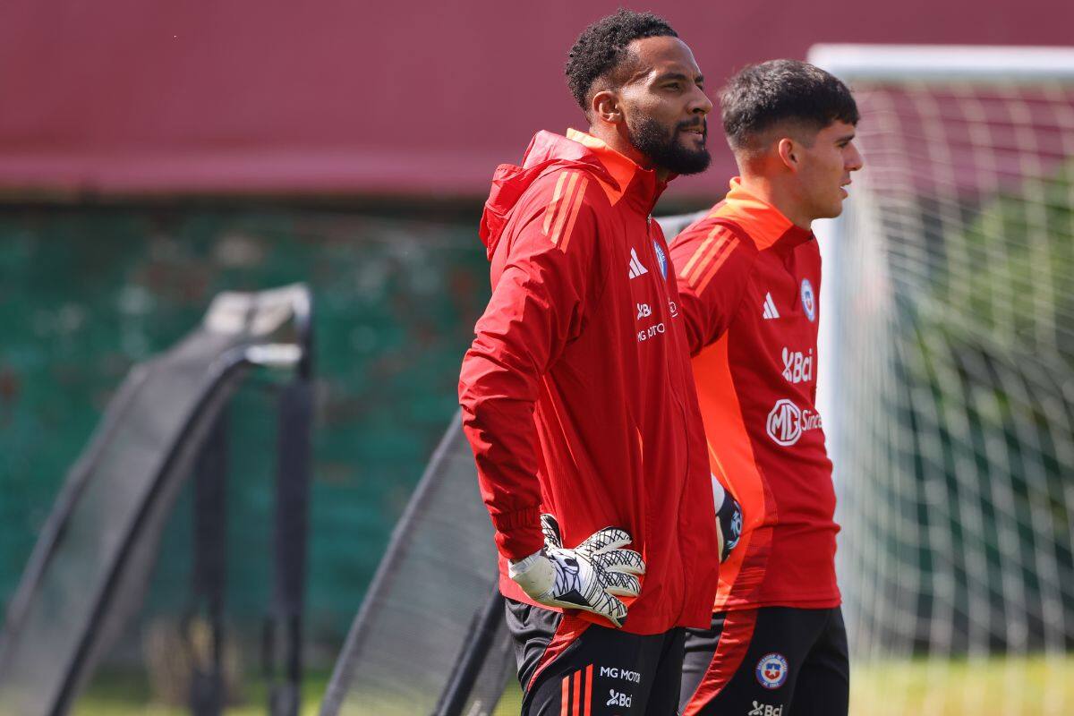 Los arqueros de La Roja entrenaron junto a sus pares de la Sub 20. Foto: Agencia Aton.