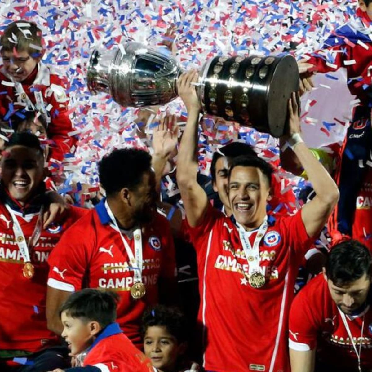 Fue campeón de América con Chile, jugó en Colo Colo y hoy está en sexta división entrenado por su hermano