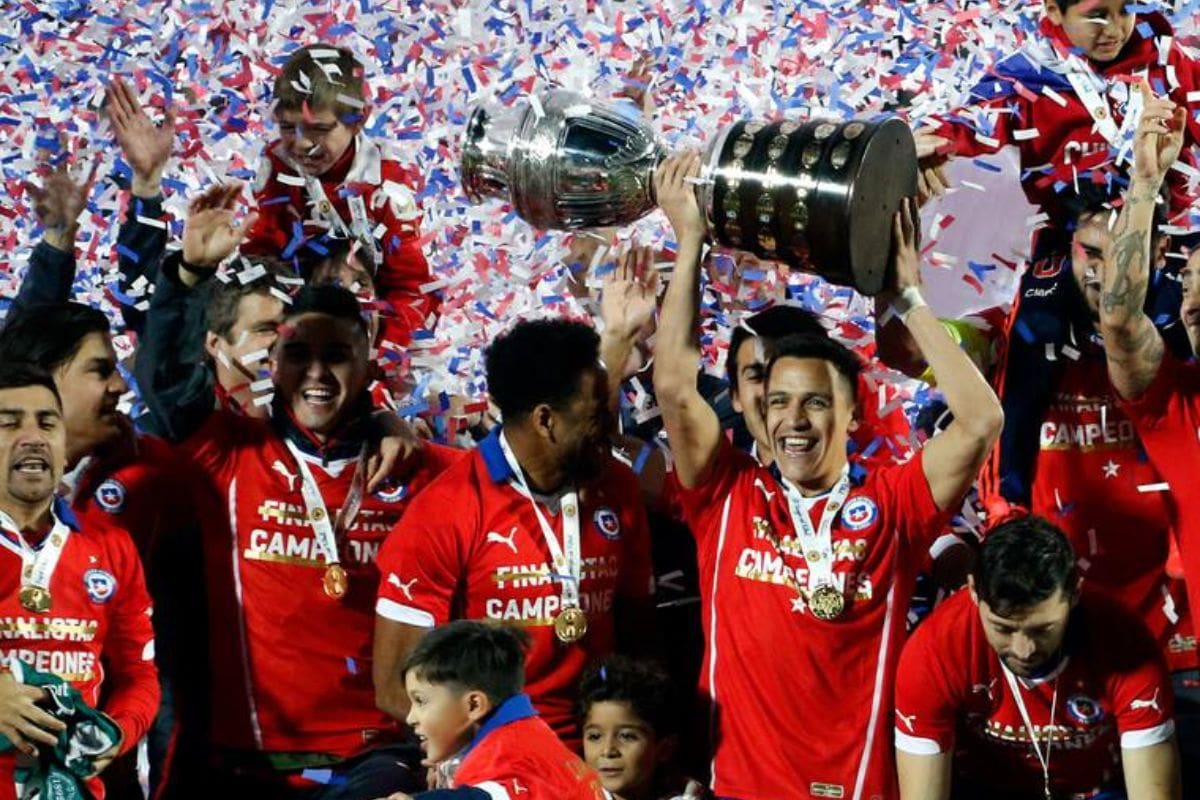 Miiko Albornoz entre los festejos por la obtención de la Copa América.