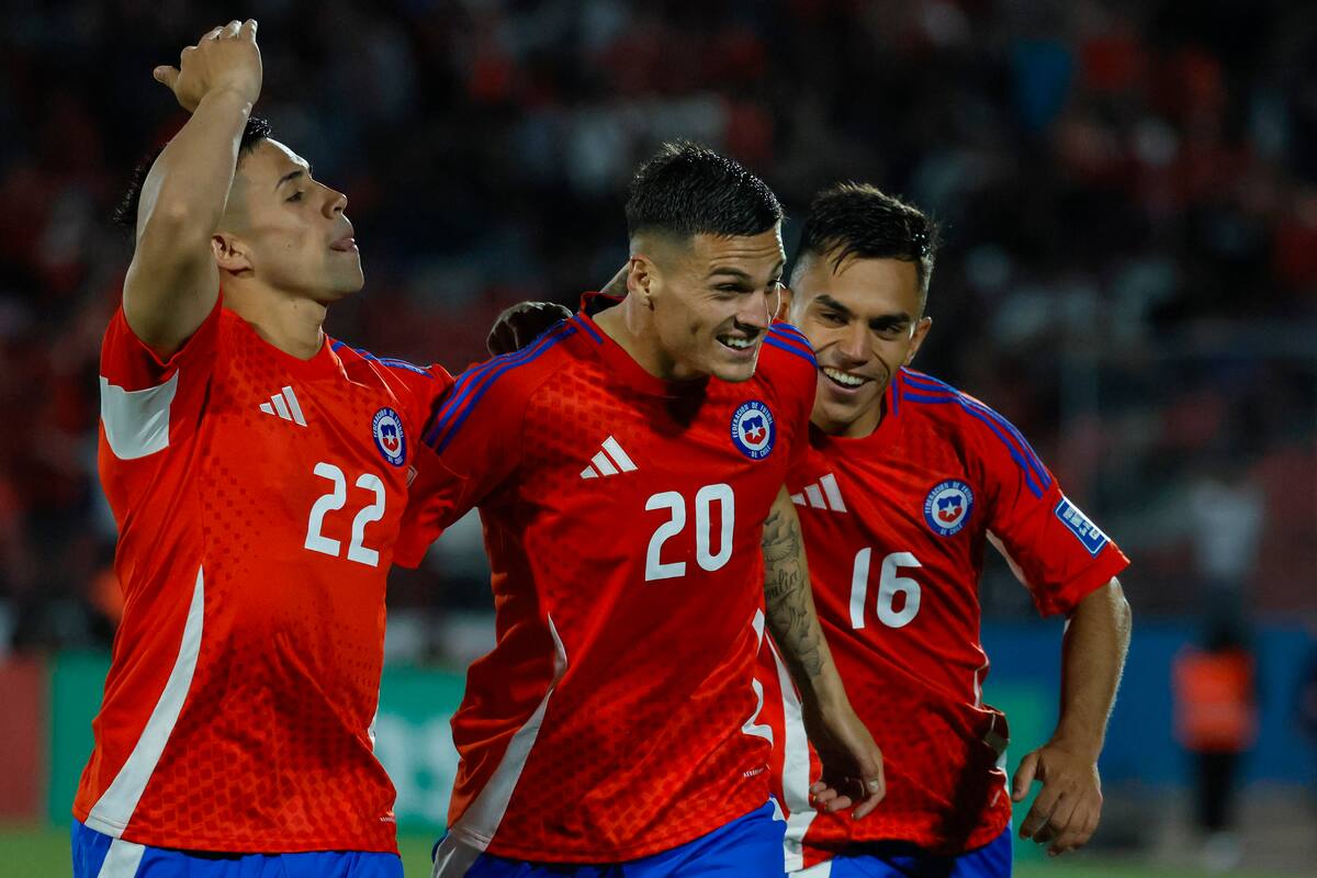 La Roja subió un puesto en el Ranking FIFA de octubre. Foto: Agencia Aton.