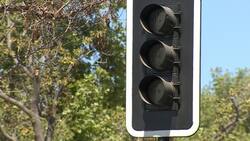 Esto es lo que debes hacer si llegas a un cruce y el semáforo no funciona