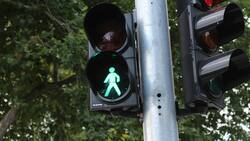 Científicos proponen un cuarto color para los semáforos: cuál es y para qué serviría