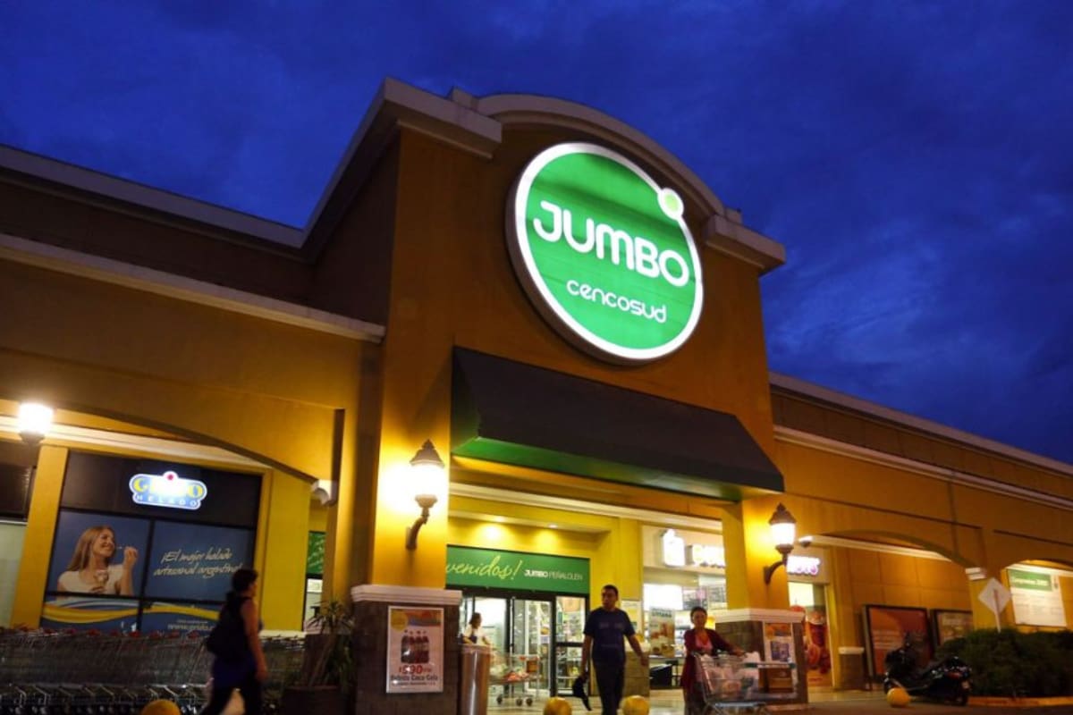 Supermercado Jumbo presenta sus promociones de descuentos.