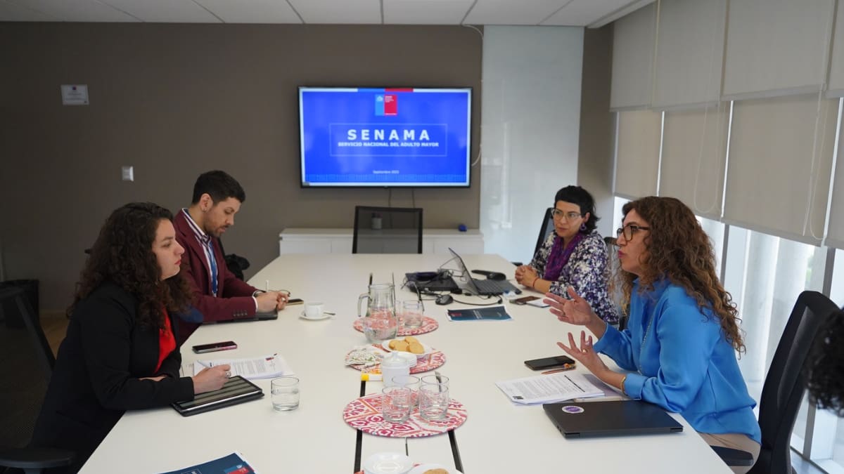 SENAMA busca trabajadores: sueldos empiezan en $1.360.000