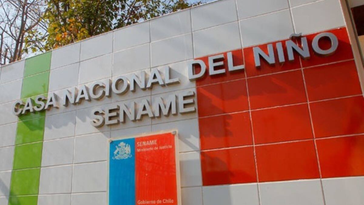 SENAME busca trabajadores: los sueldos que ofrece parten en $668.000