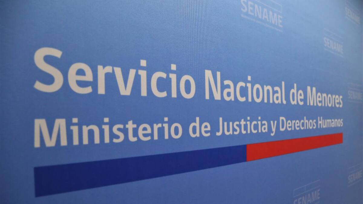 Pagan desde $638.000 hasta más de $2.500.000: las ofertas laborales en el Servicio Nacional de Menores