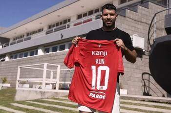 Kun Agüero bajó dos cambios y se refirió a su posible retorno al fútbol profesional en Independiente