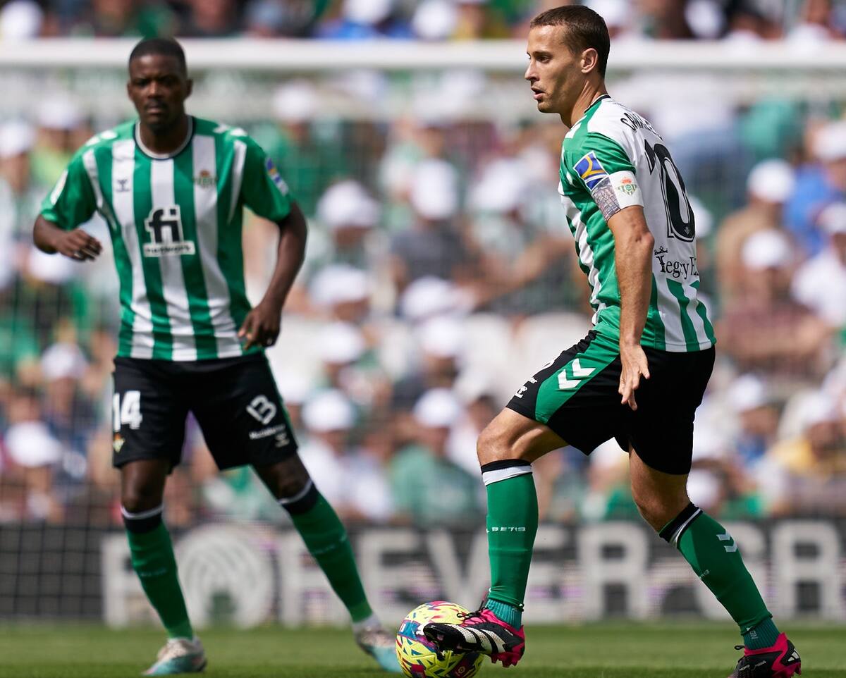 Sergio Canales cruzará el Atlántico para jugar en Rayados de Monterrey.