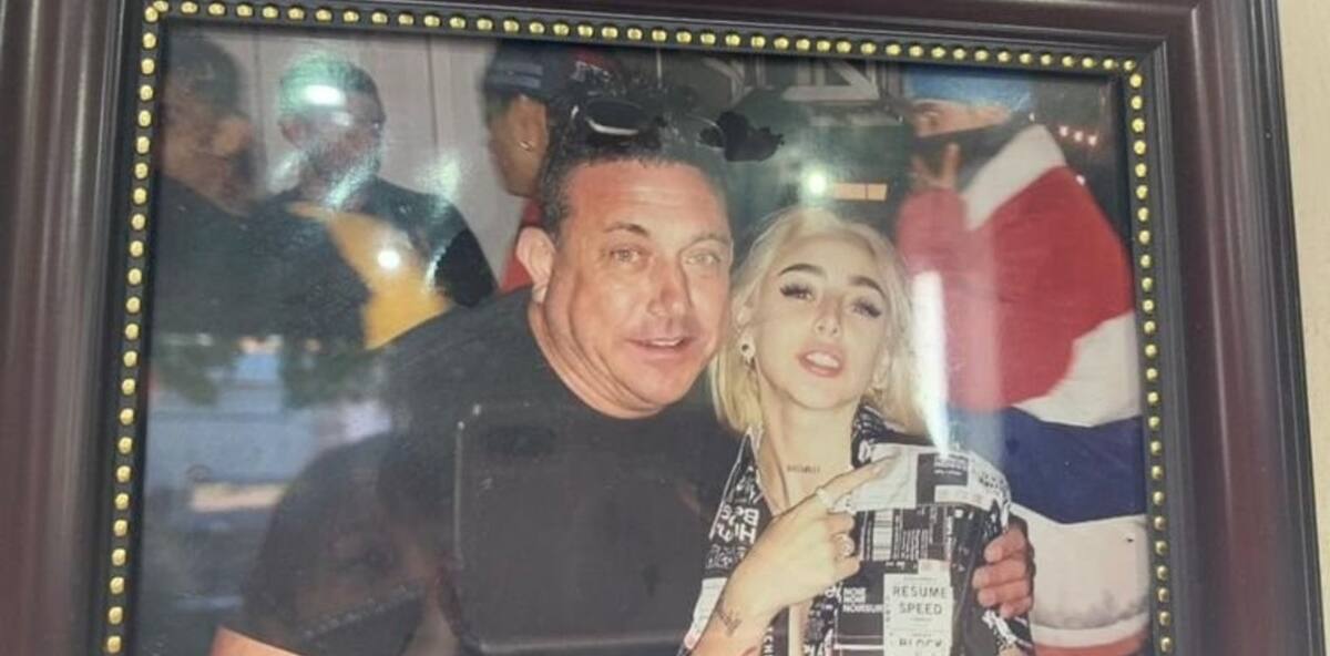 El padre de la cantante siempre destacó la que su hija seguía siendo humilde a pesar de la fama. Créditos: Captura de Youtube.