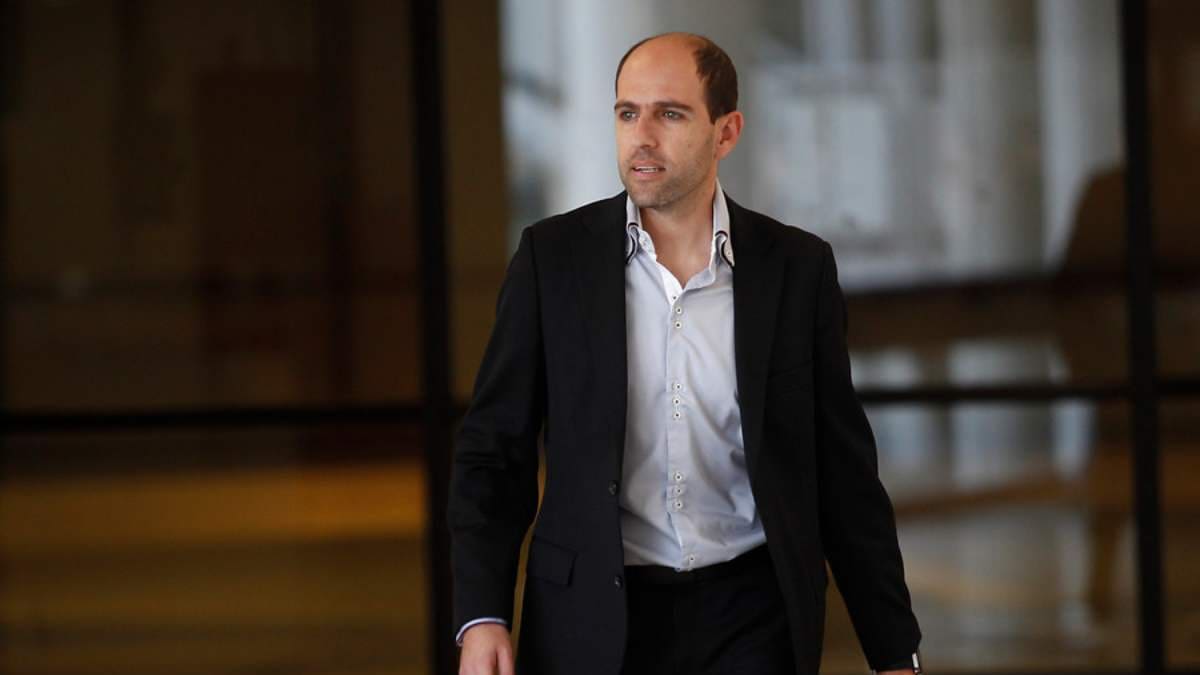 Tribunal aplaza resolución sobre el sobreseimiento de Sergio Jadue por prescripción de delitos