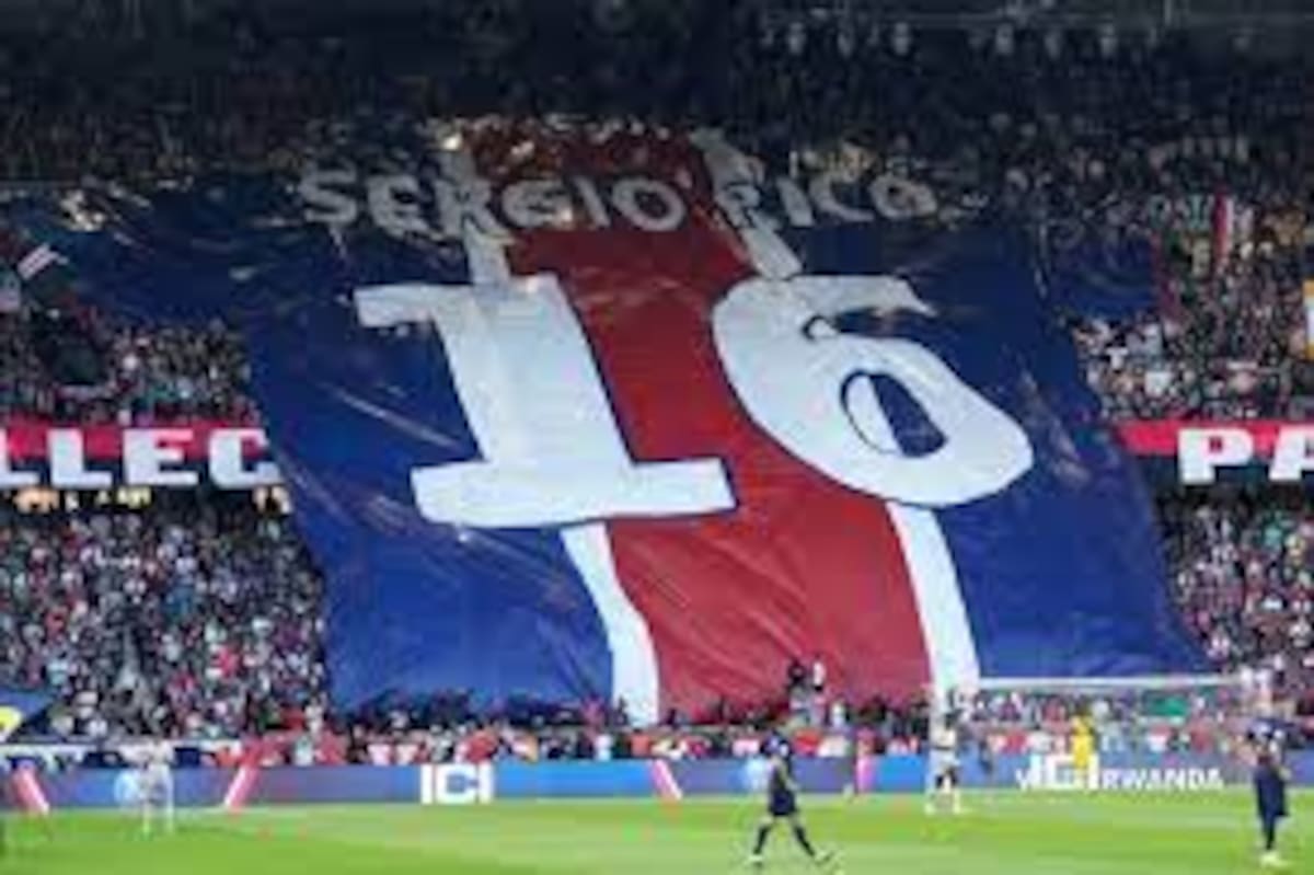 Hinchas y jugadores del PSG le rindieron homenaje a Sergio Rico tras conquistar el título de la Ligue 1
