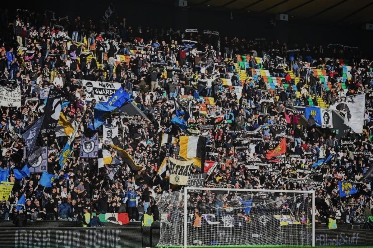 Los hinchas han acompañado a Udinese esta temporada. Foto: Instagram Alexis Sánchez.