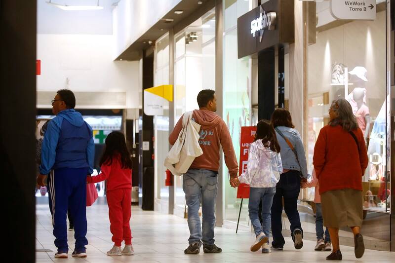 Descubre qué restricciones a los clientes en los malls no corresponden respecto al acceso de los baños. Créditos: ATON