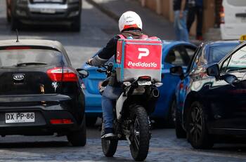 SERNAC oficia a Uber, PedidosYa, Rappi y Justo por predeterminación de sus aplicaciones para dejar propina