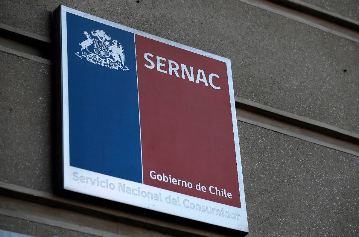 Cruz Verde enfrenta fiscalización del SERNAC por código de descuento que generó miles de reclamos
