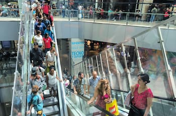 SERNAC denuncia por cobro y limitación de uso de baños a diferentes malls del país