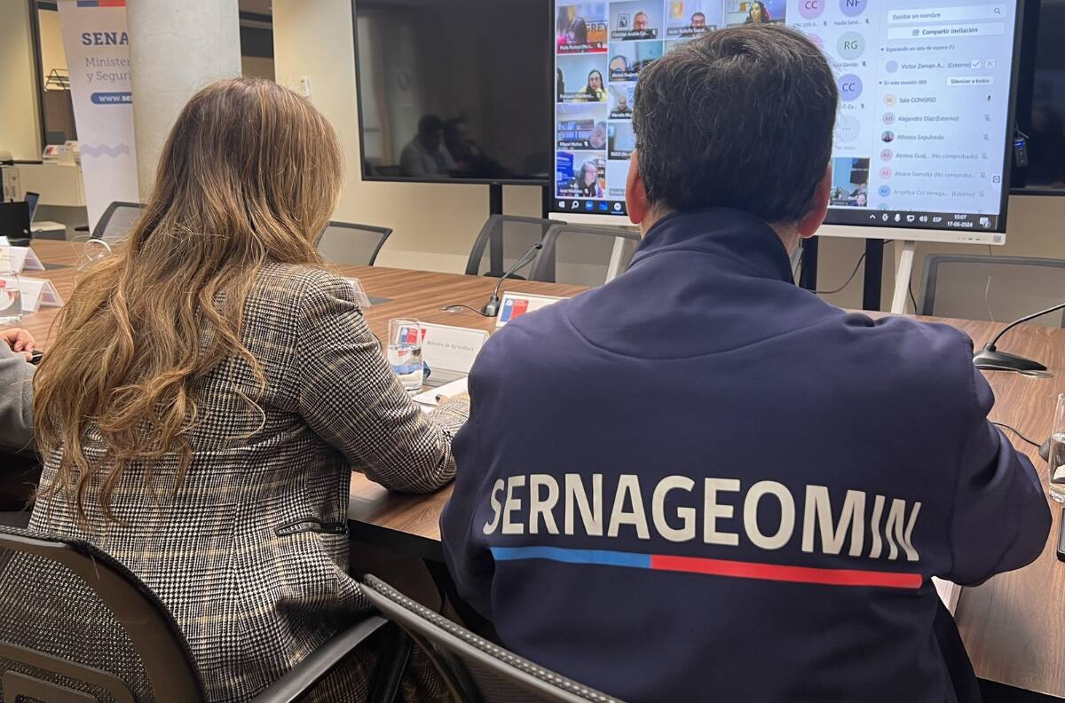 Servicio Nacional de Geología y Minería busca trabajadores en la RM: Sueldos comienzan en $1.650.000
