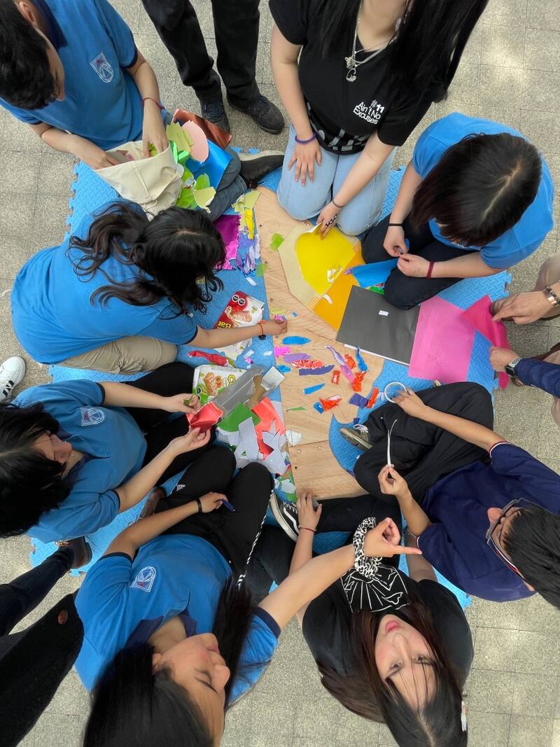 El viaje contempla 37 alumnos y 3 docentes