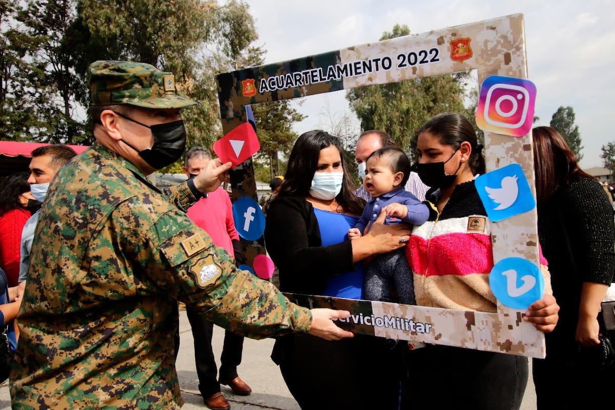 En el caso de las mujeres, el Servicio Militar es voluntario.