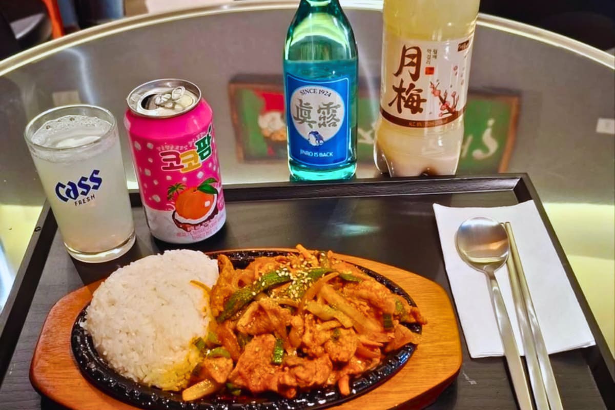 El bar que es perfecto para marinar entre tragos y comidas típicas de Corea. Foto: Seúl Pocha en Instagram.