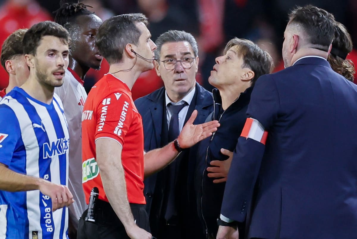 Matías Almeyda se expone a duro castigo. EFE