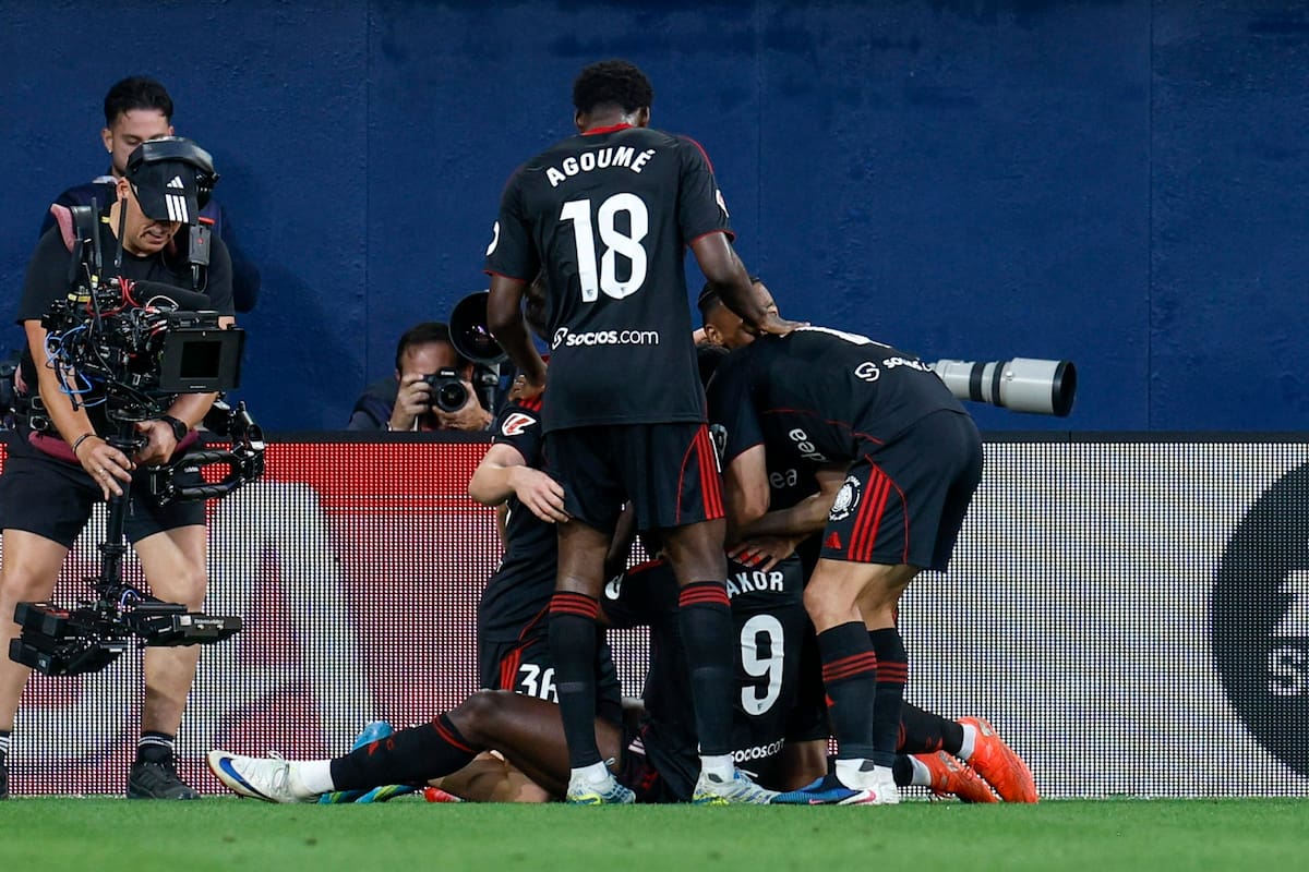 El nigeriano Akor Adams celebra el tercer gol del Sevilla en la remontada contra el Villarreal. Foto: EFE