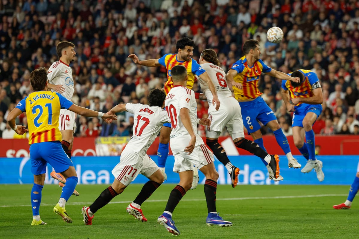 El equipo de los chilenos cayó ante Valencia. Foto: Agencia EFE.