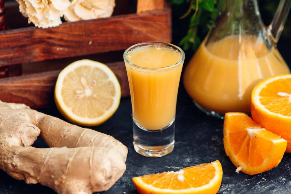 Se recomienda beber una porción de esta mezcla al día.
Créditos: Freepik.