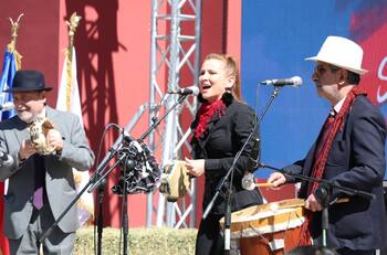 Video: Sigrid Alegría se llena de halagos por cómo baila la cueca